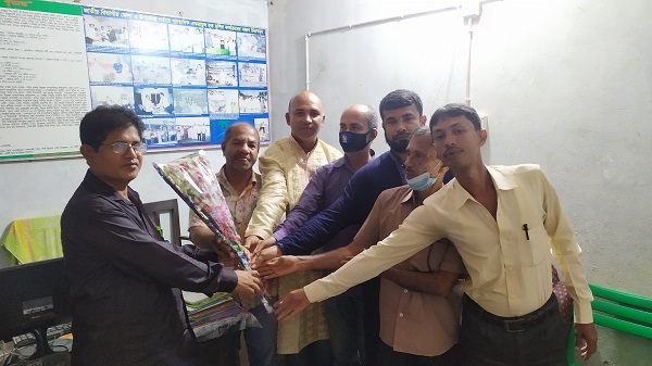 চিতলমারীতে লেখক ও সাংবাদিক পংকজ মন্ডলকে সংবর্ধনা