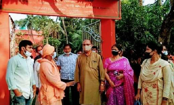 সাতক্ষীরায় প্রণব মঠ আশ্রম পরিদর্শনে ভারতীয় ডেপুটি হাই কমিশনার রাজেশ রায়না