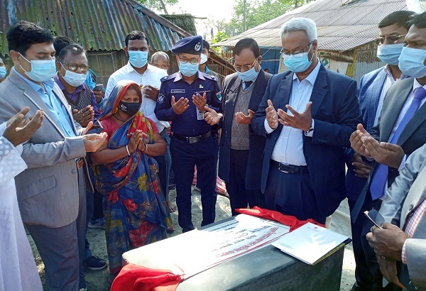 দাকোপে অক্সিজেন সিলিন্ডার ব্যাংক ও হাই ফ্লো ন্যাজাল ক্যানুলা স্থাপন প্রকল্পের ভিত্তিপ্রস্তর স্থাপন