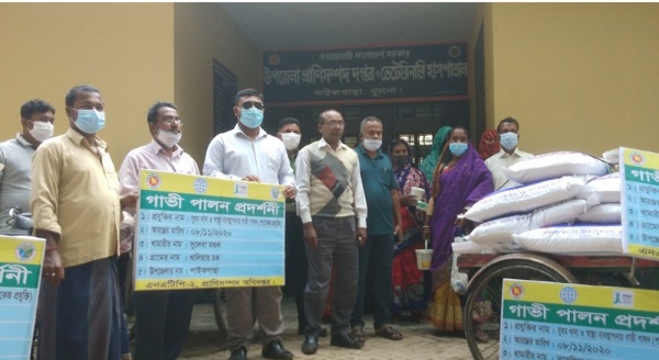 পাইকগাছায় এনএটিপি-ফেইজ ২ এর অর্থায়নে ১০টি ইউপিতে বিভিন্ন উপকরণ বিতরণ