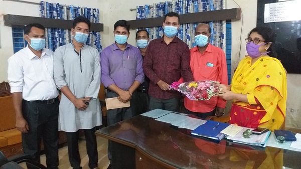 তেরখাদার নবাগত ইউএনও’কে অগ্রপথিক সাচিয়াদহের ফুলেল শুভেচ্ছা