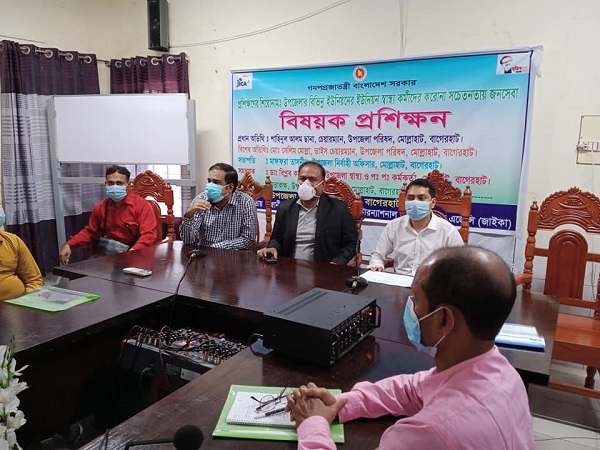 মোল্লাহাটে ইউনিয়ন স্বাস্থ্য কর্মীদের করোনা সচেতনতায় জনসেবা বিষয়ক প্রশিক্ষন