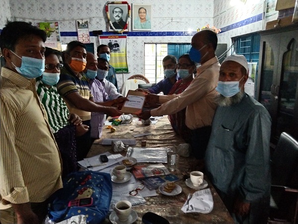 কয়রায় বড়বাড়ি মাধ্যমিক বিদ্যালয়ে যৌন হয়রানী প্রতিরোধে কমিটি গঠন