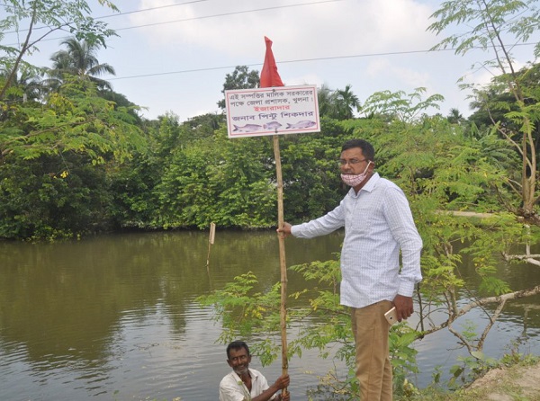 খুলনা জেলা প্রশাসকের হস্তক্ষেপে ইজারাভুক্ত খাল বুঝে পেলো গ্রহীতা পিন্টু
