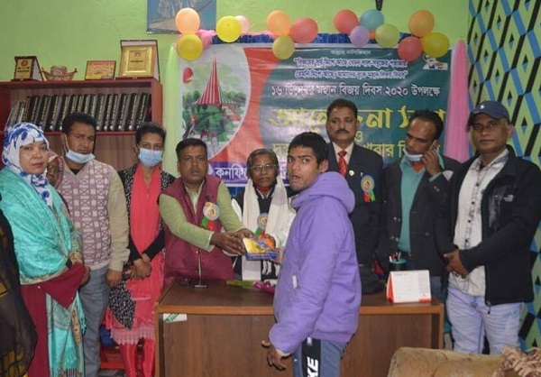 কনফিডেন্স দারিদ্র্য বিমোচন কল্যাণ সংস্থার উদ্যোগে যথাযোগ্য মর্যাদায় মহান বিজয় দিবস উৎযাপন