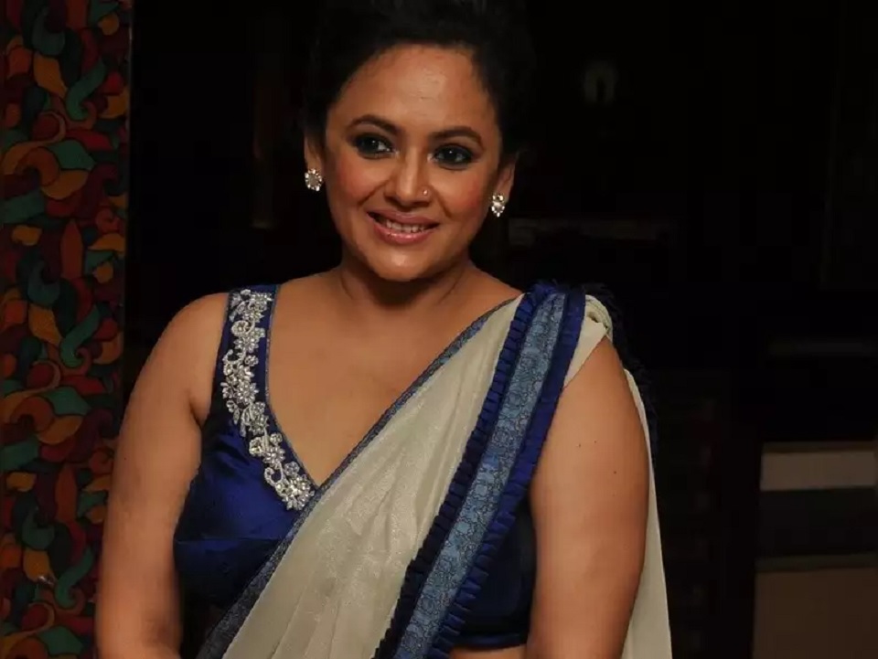 আগে আমার চোখে হারাও, ক্লিভেজ দেখার সময় পাবে: শ্রীলেখা