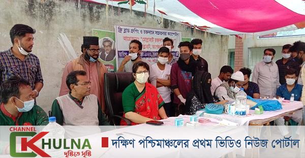 মোল্লাহাটে বিজয় দিবসে বিনামূল্যে রক্তের গ্রুপ নির্ণয়