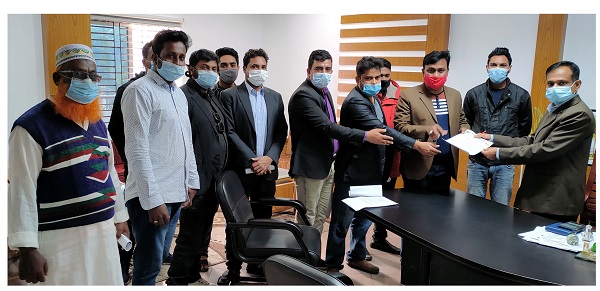 সৈনিক লীগ খুলনার নেতৃবৃন্দের জেলা প্রশাসকের নিকট স্মারকলিপি প্রদান