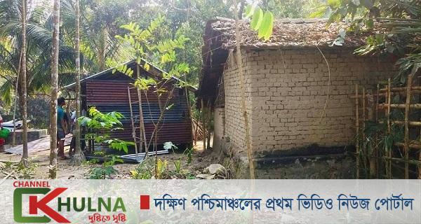 পাইকগাছায় প্রতিপক্ষদের বিরুদ্ধে শরীকদারের ভিটেবাড়ীর জমি জোরকরে দখলে রাখার চেষ্টা