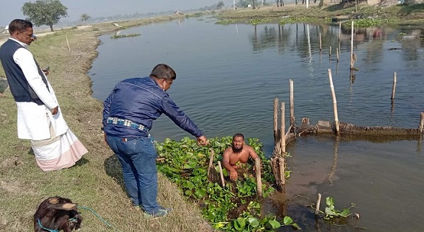 জলবদ্ধতা নিরসনে তালার তেয়াশিয়া নদীর অবৈধ নেট-পাটা অপসারণ শুরু