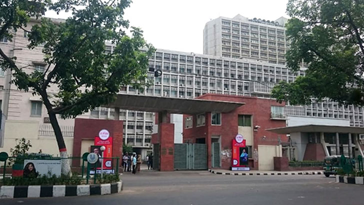 প্রধানমন্ত্রীর সঙ্গে ছিলাম, আছি এবং থাকব: সরকারি কর্মকর্তাদের অঙ্গীকার