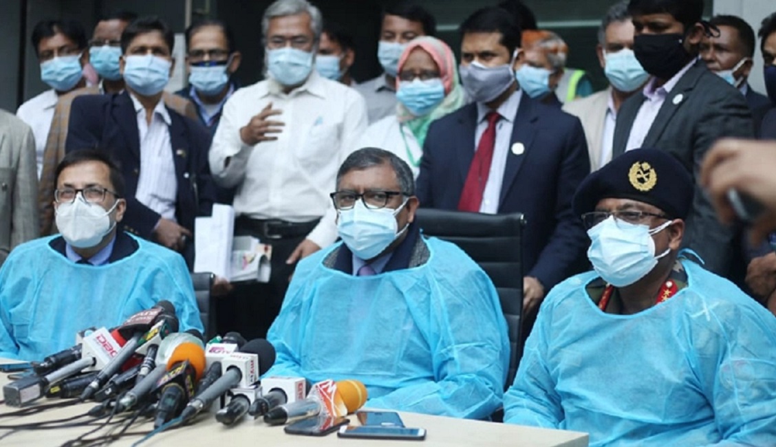 ১৮ বছরের কমে ভ্যাকসিন নয়, দিতে ১ বছর লাগবে: স্বাস্থ্যমন্ত্রী