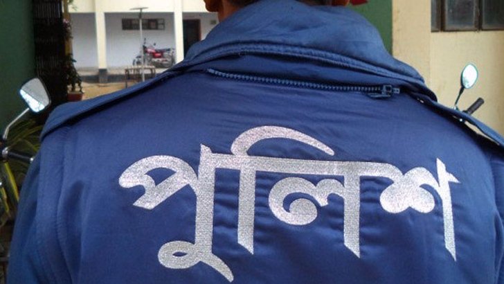 গাড়িক্রেতার ২ লাখ ৮০ হাজার টাকা কেড়ে নিল পুলিশ