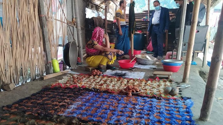 রং-চিনি-আটায় তৈরি হচ্ছে ‘খাঁটি’ খেজুর গুড়