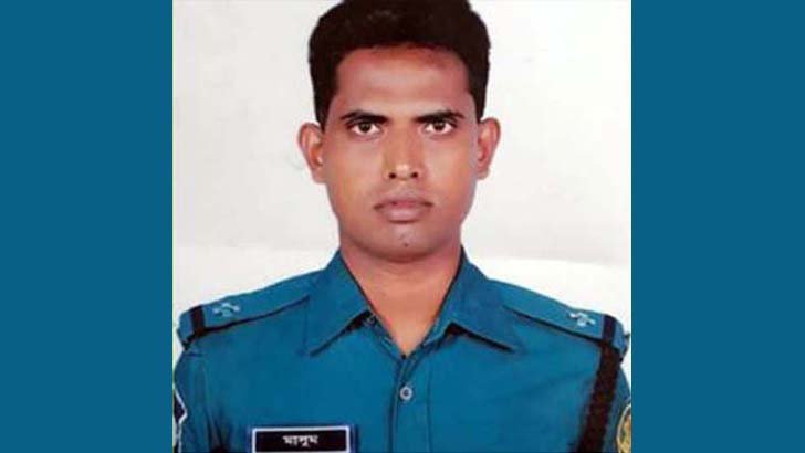 তিনি একজন ভয়ঙ্কর ‘ডাকাত’ পুলিশ