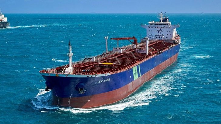 সৌদিতে তেলের জাহাজে বোমা হামলা, কী বলছে আরব বিশ্ব?