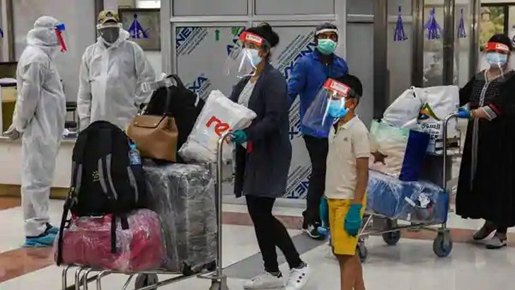 দেশে করোনা রোগীর প্রবেশ ঠেকানো যাচ্ছে না