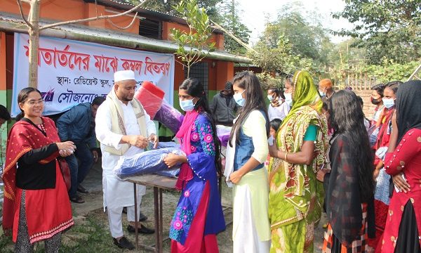 মাগুরায় ‘আমাদের মালিবাগ’ সংগঠনের উদ্দ্যোগে কম্বল বিতরন