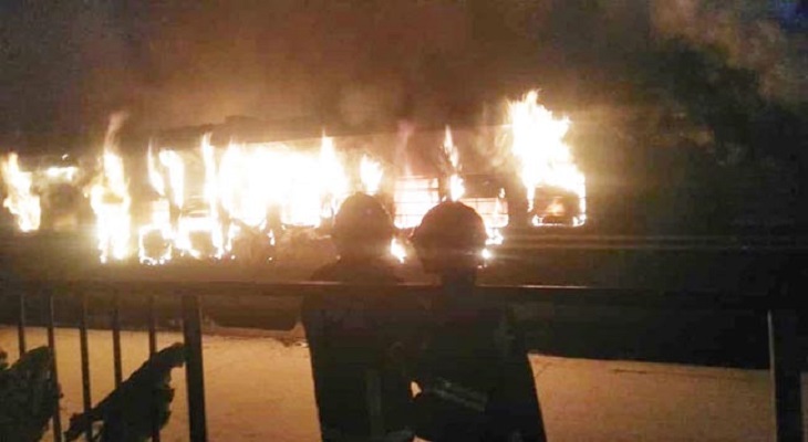 নওয়াপাড়ায় নকশীকাঁথা এক্সপ্রেস ট্রেনে অগ্নিকান্ড