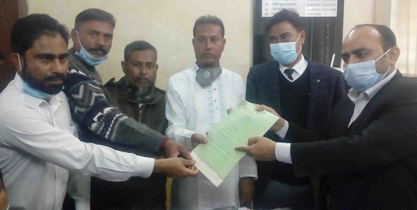 বাগেরহাট পৌরসভা নির্বাচন: কাউন্সিলর প্রার্থী’র মনোনয়নপত্র জমা