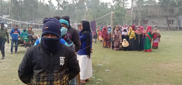 কলারোয়া পৌরসভায় ভোট গ্রহন: বিএনপির প্রার্থীর ভোট বর্জন