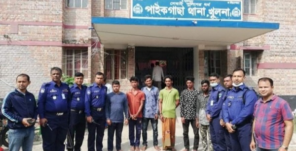 পাইকগাছায় পরিবহন ডাকাত দলের ৬ সদস্য আটক