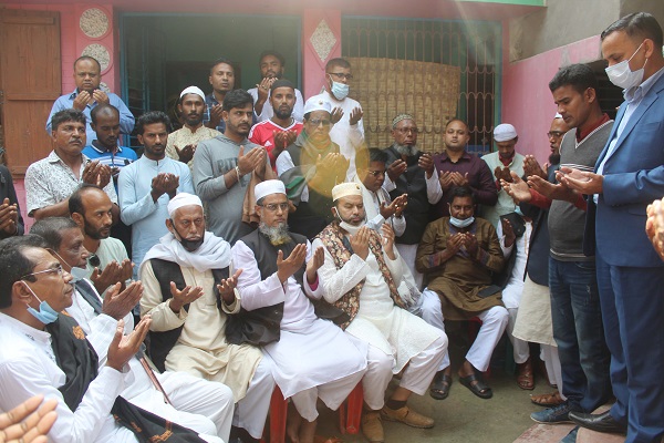 মোল্লাহাটে আ’লীগ নেতা রুহুল’র মাগফিরাত কামনায় দোয়া মাহফিল অনুষ্ঠিত