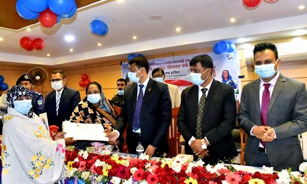 জমিসহ ঘর পেয়ে উচ্ছ্বসিত যশোরের ৬৬৬ পরিবার