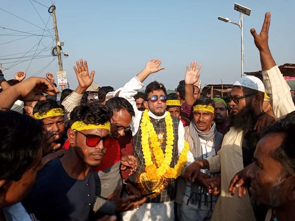 মোরেলগঞ্জে কেন্দ্রীয় যুবলীগের কার্যনির্বাহী সদস্যের আগমনে আনন্দ মিছিল