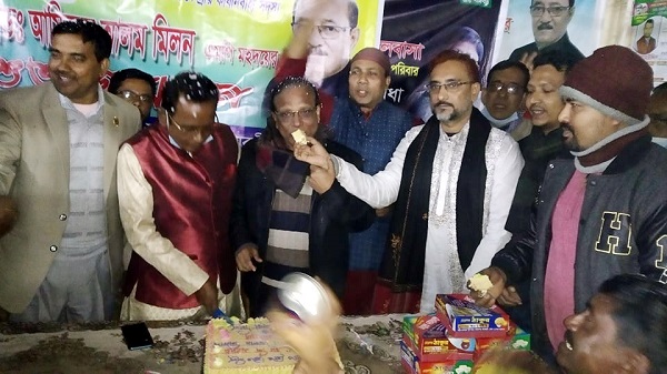 মোরেলগঞ্জে সংসদ সদস্য’র জন্মদিনে কেক কাটলেন যুবলীগ নেতৃবৃন্দ