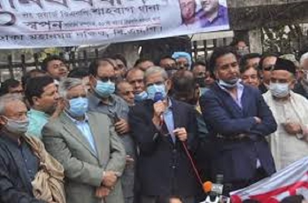 ‘ভারতের কাছ থেকে বেশি দামে টিকা কিনে লুটপাট উৎসবের প্রস্তুতি’