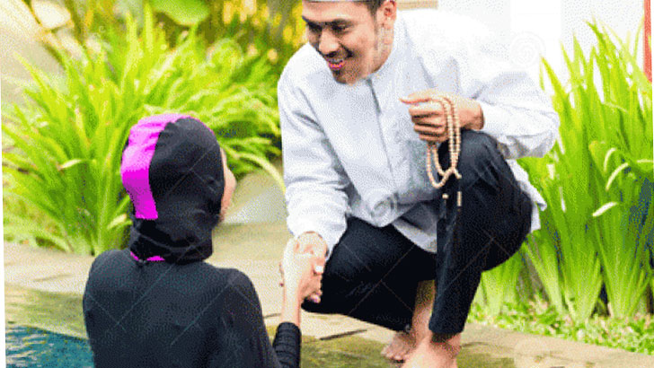 নারী কি মুসাফাহা ও কোলাকুলি করতে পারবেন?