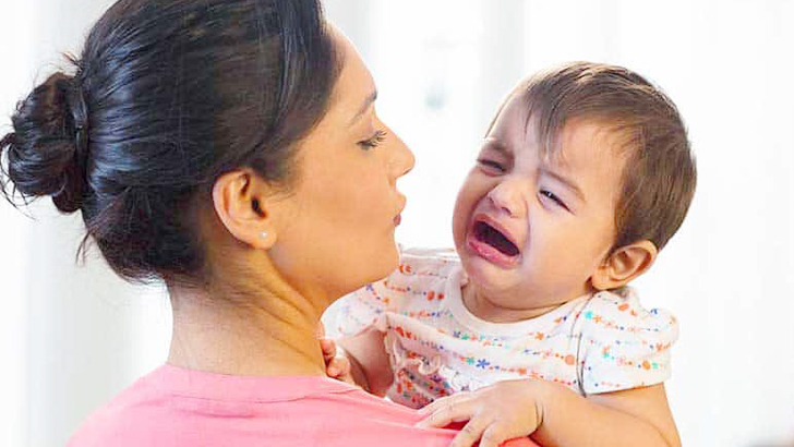 শিশুর গ্যাস্ট্রিক বুঝবেন কীভাবে, কী করবেন