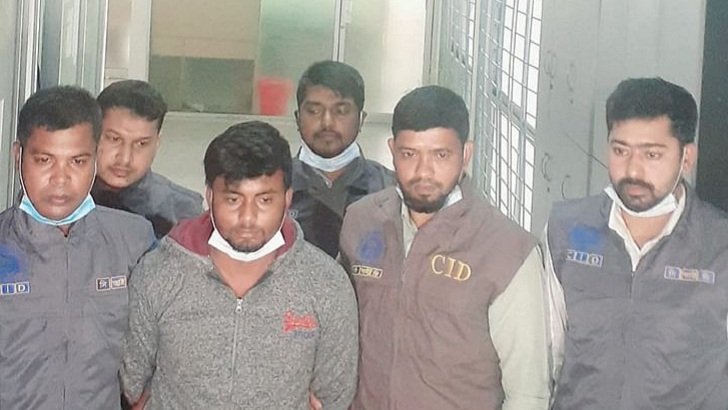 চলন্ত বাসে সেই তরুণীকে গণধর্ষণের পরিকল্পনা করেছিল আসামিরা