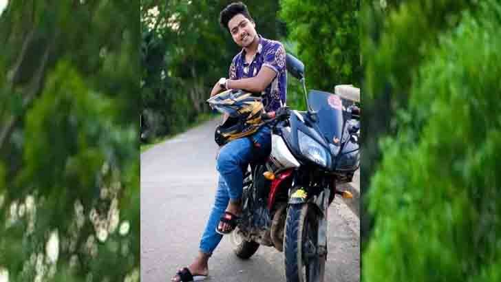 টিকটক ভিডিও বানাতে গিয়ে মরার দশা!