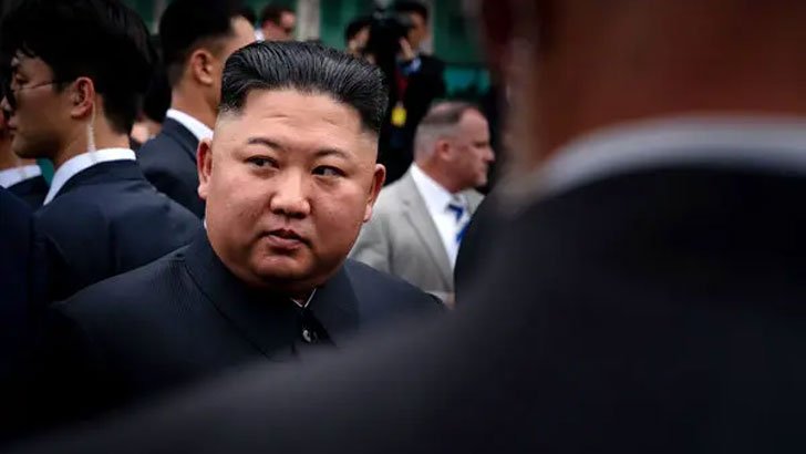 প্রকাশ্যে ব্যর্থতা স্বীকার, কী বার্তা দিচ্ছেন কিম?