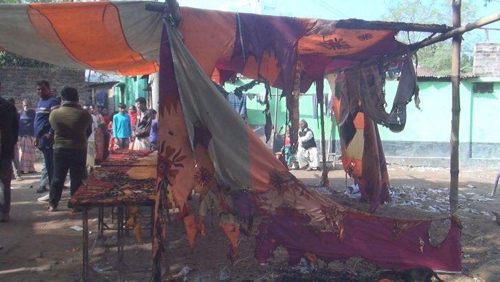 বগুড়ায় আ’লীগের ৪ নির্বাচনী অফিসে অগ্নিসংযোগ, ভাঙচুর