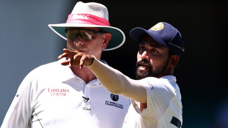 ভারতীয় ক্রিকেটারকে ‘বাদামি কুকুর’ বলে গালি