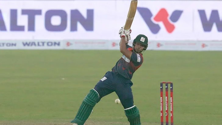 শুরুতেই স্বপ্নভঙ্গ ৪২ বলে সেঞ্চুরি হাঁকানো সেই পারভেজের