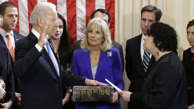 ১২৭ বছর পুরনো বাইবেলে হাত রেখে শপথ নেবেন বাইডেন