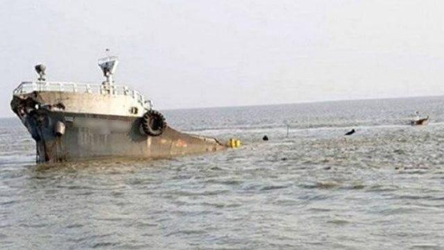 বঙ্গোপসাগরে ট্রলারডুবি, ৪ লাশ উদ্ধার