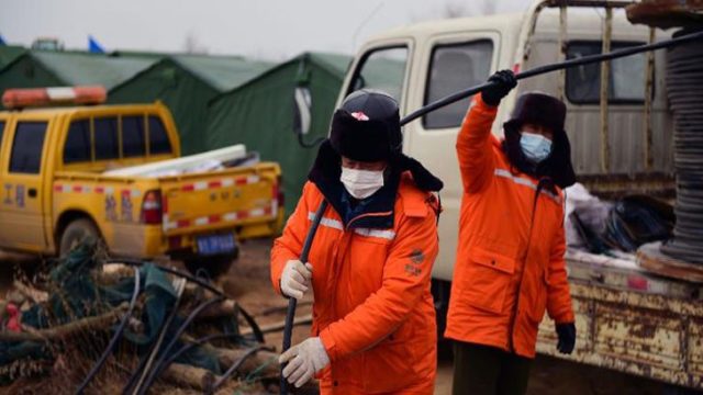 চীনে স্বর্ণখনিতে আটকে পরা ১১ শ্রমিক দুই সপ্তাহ পর উদ্ধার