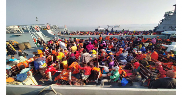 ভাসানচরের পথে চার জাহাজে ১৭৭৮ রোহিঙ্গা