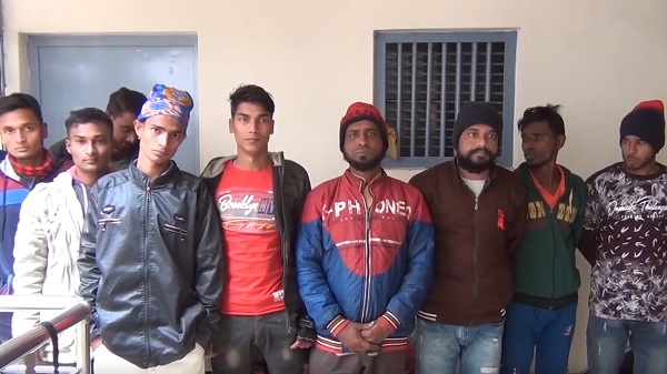 সাতক্ষীরায় অবৈধভাবে ভারতের প্রবেশের প্রস্তুতিকালে ২২ বাংলাদেশীকে আটক