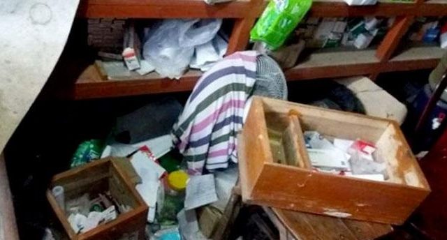 সাতক্ষীরায় এক রাতে ১৪ দোকানে গণচুরি : কোটি টাকার মালামাল লুট