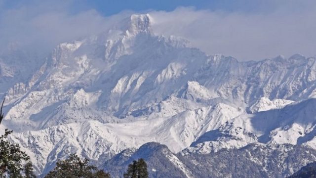 উত্তরাখন্ডে হিমবাহ ধসে ভেসে গেল বিদ্যুৎকেন্দ্র, বহু হতাহতের আশঙ্কা