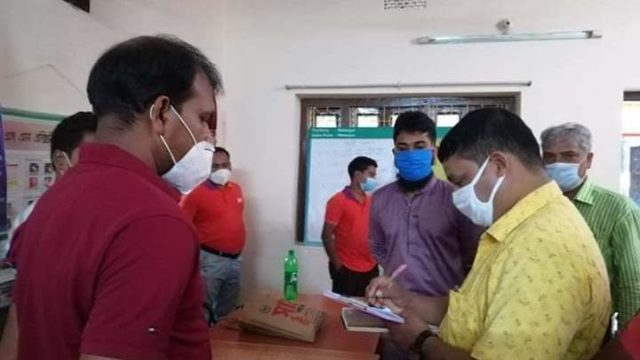 পাটের বস্তা ব্যবহার না করায় মেহেরপুরে ২ ব্যবসায়ীকে জরিমানা