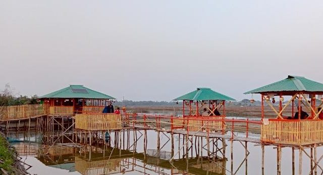 ক‌রোনায় চাক‌রি ছে‌ড়ে বীনা ম‌ল্লিক এখন রেস্টু‌রেন্ট ব‌্যবসায়ী