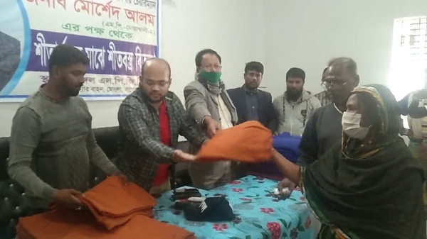 মোংলায় ১ হাজার শীতার্ত মানুষকে কম্বল দিলেন নোয়াখালীর সংসদ সদস্য মোর্শেদ আলম