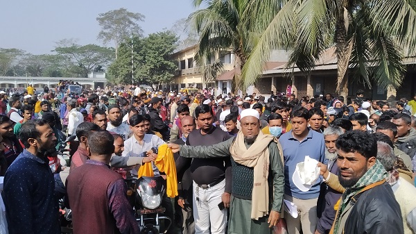 মোড়েলগঞ্জে মুজিব বর্ষে শেখ হাসিনার উন্নয়নের প্রচারপত্র বিলি